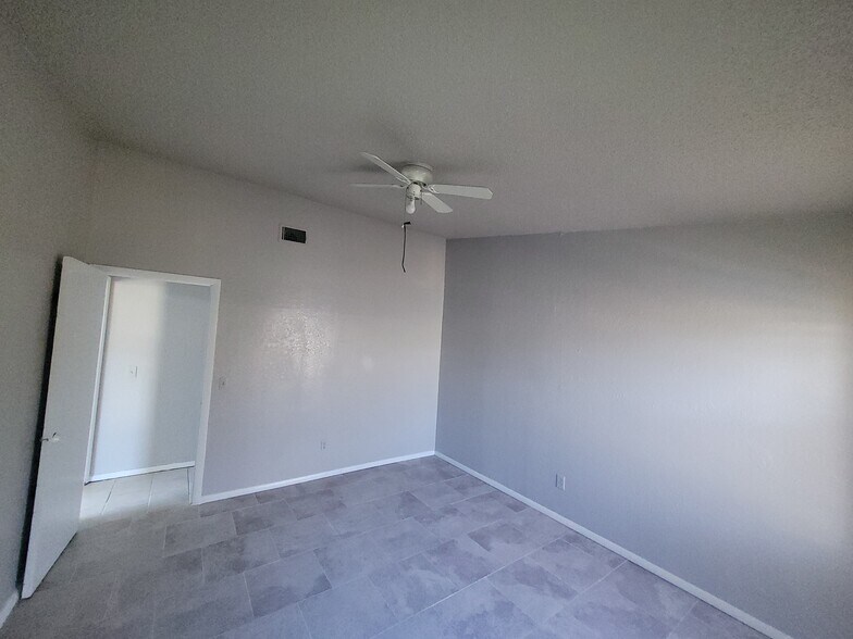 Building Photo - 7313 Edenborough Dr