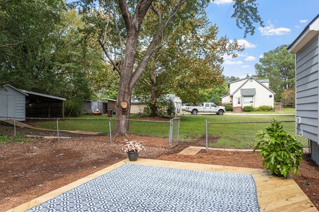 Building Photo - Charming Renovated Knightdale Home with Sp...