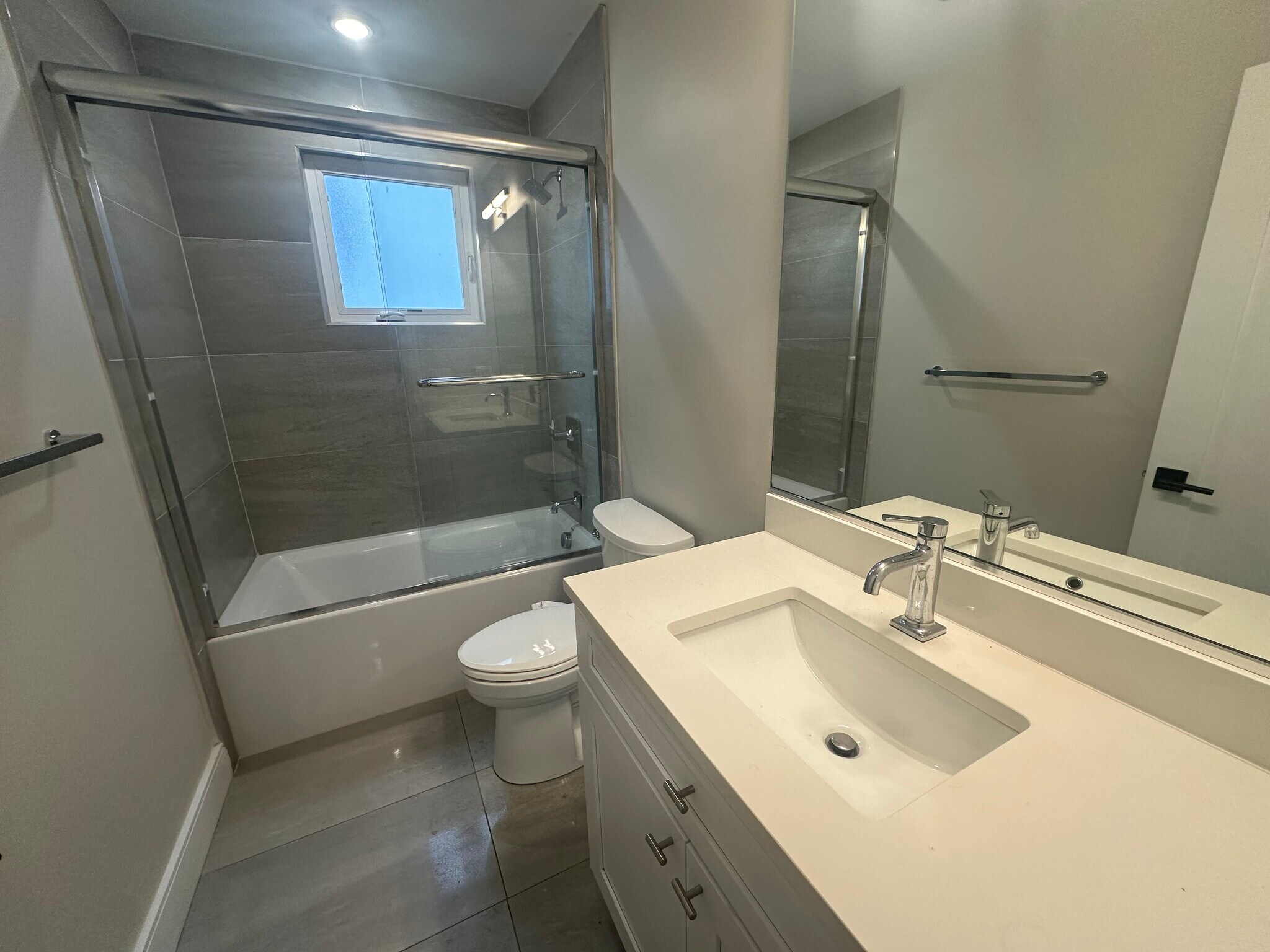 Building Photo - 44 Iffley Rd