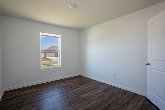 Building Photo - Brand new 4 bedroom home - Bolivar, MO