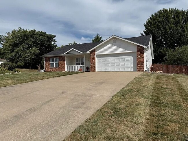 Building Photo - Amazing 3 Bed 2 Bath Home In Ashland!