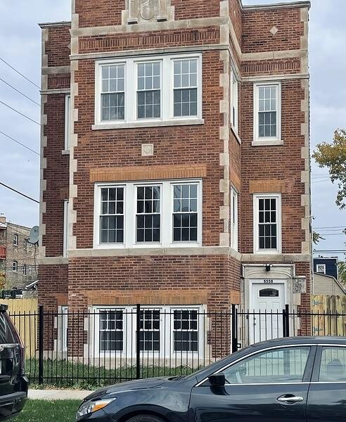 Building Photo - 5558 W Congress Pkwy