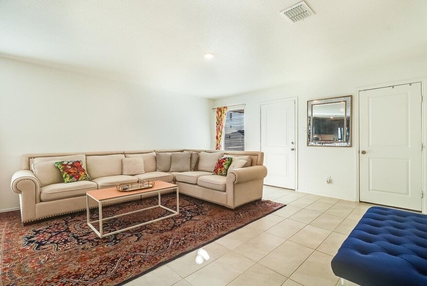 Building Photo - 7816 Ruellia Rd