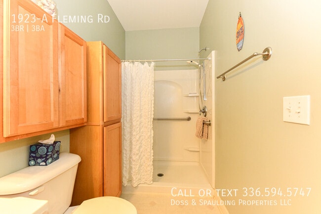 Building Photo - 1923 Fleming Rd