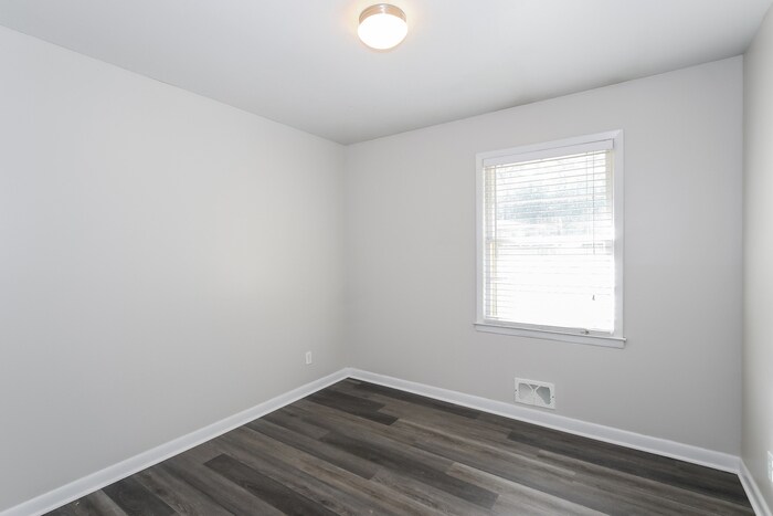 Building Photo - 1115 Terrace Cir