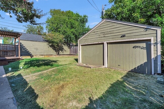 Building Photo - 3816 Collinwood Ave