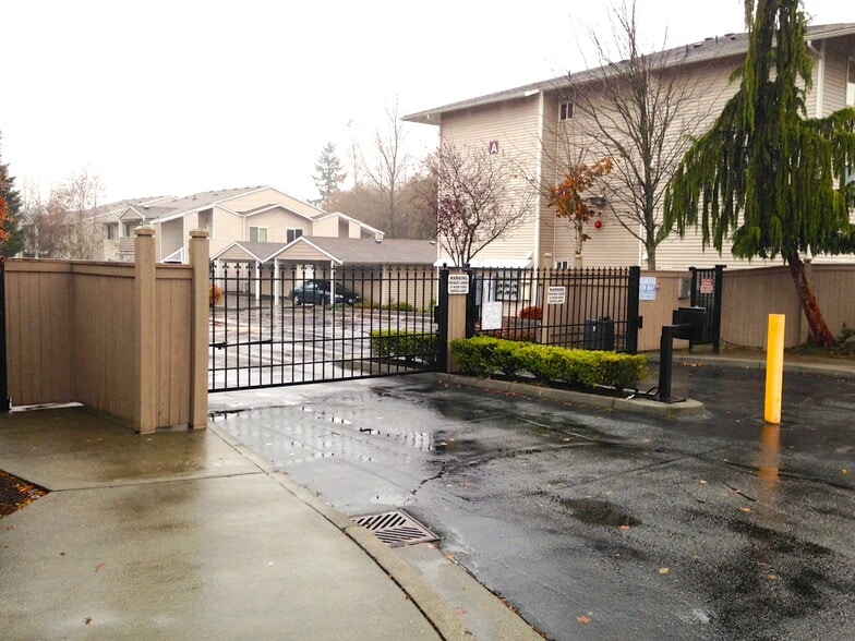 Building Photo - 1001 W Casino Rd