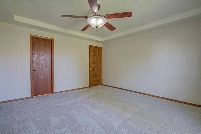 Building Photo - 2109 Shamrock Dr