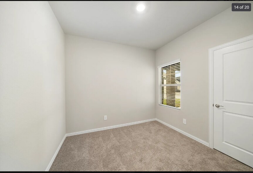 Building Photo - 609 Hemingway Ln