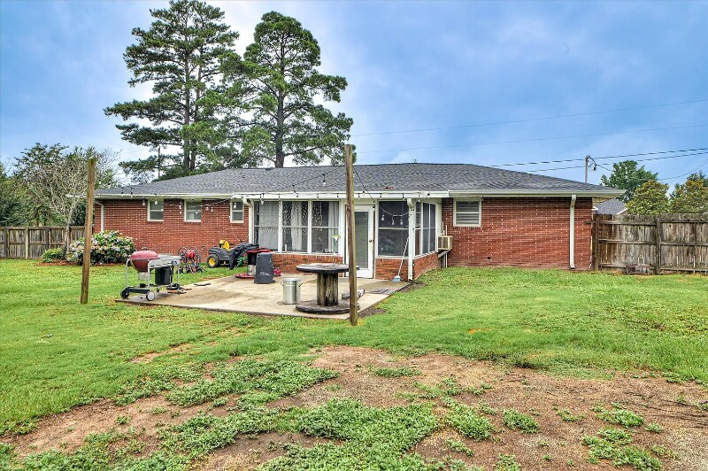 Building Photo - 103 Adams Ln