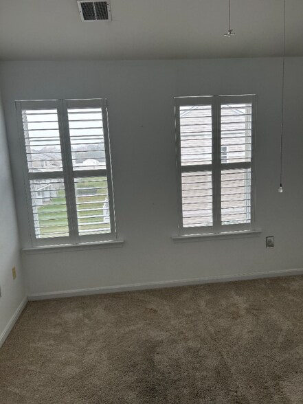 Building Photo - 23545 Devonshire Rd