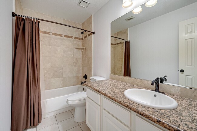 Building Photo - 22926 Rainbow Bend Ln