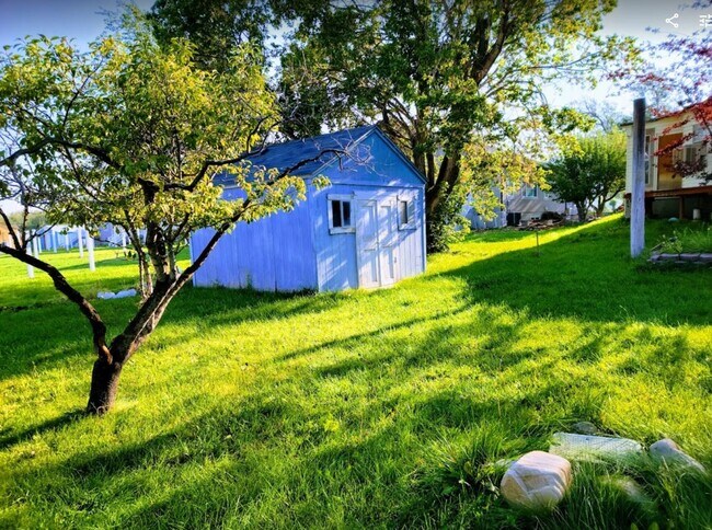 Building Photo - 646 S Coleman St