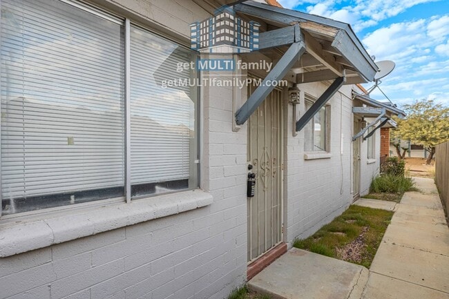 Building Photo - 1111 E Butler Dr