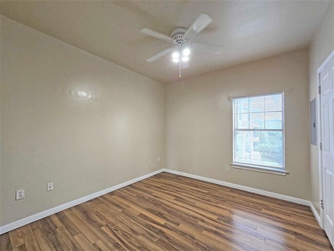 Building Photo - 2320 Gracy Farms Ln