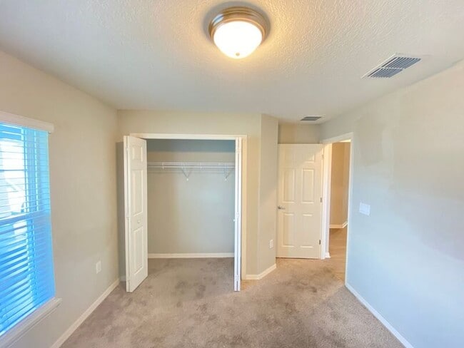 Building Photo - 188 Foxtail Loop