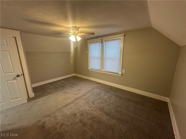 Building Photo - 3301 Tampa Ave