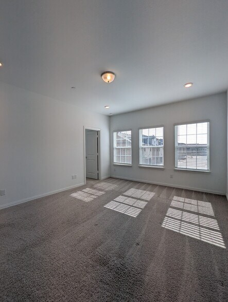 Primary Bedroom - 2257 Adena Springs Dr