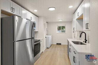 Building Photo - Beautifully Remodeled 2-Bed, 1-Bath Duplex...