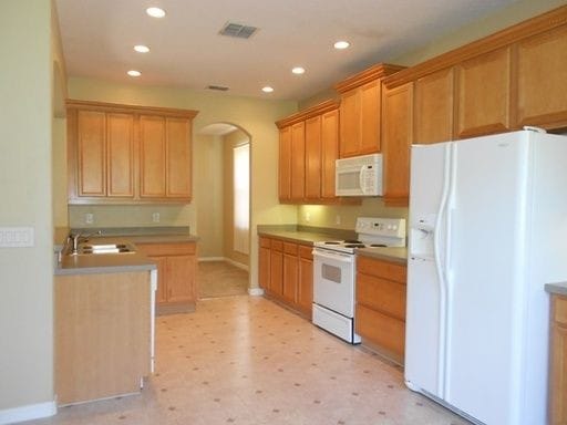 Building Photo - Orlando - 5 Bedroom 4 Bathroom - 2050.00