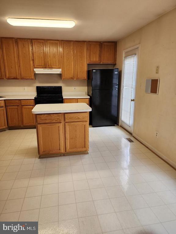 Building Photo - 12102 Wallower Way