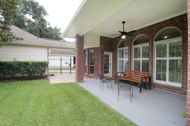 Building Photo - 18811 Cypress Chateau Dr