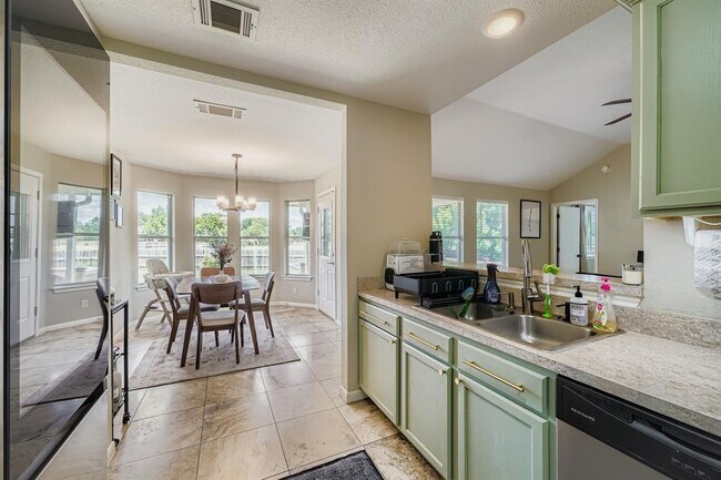 Building Photo - 1103 Chickory Ct