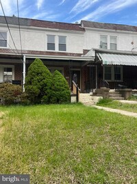 Building Photo - 1008 Stanbridge St