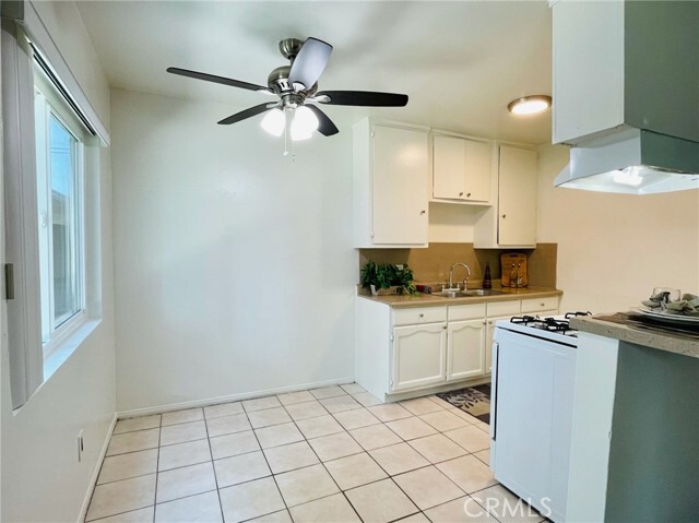 Building Photo - 12437 Harris Ave