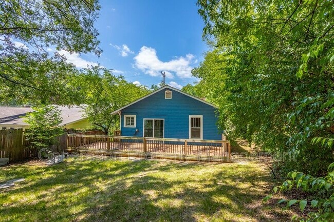 Building Photo - 1420 Hixson Pike