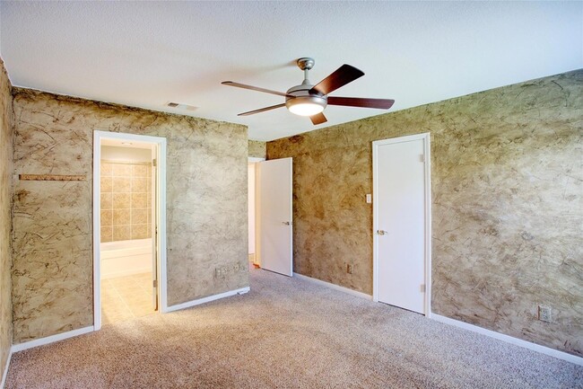 Building Photo - 1304 Harwell Dr
