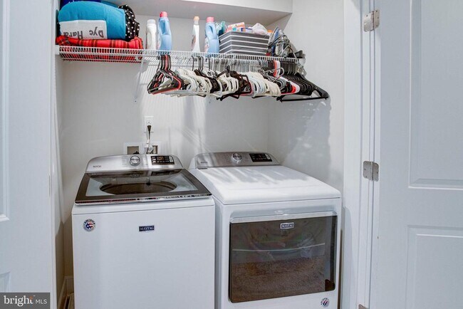 Building Photo - 1576 Meadowlark Glen Rd