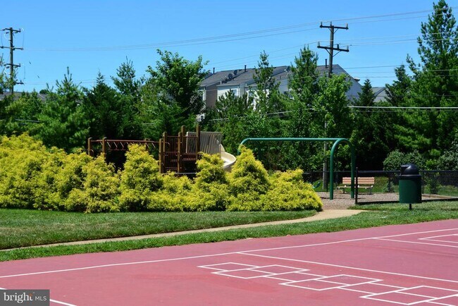 Building Photo - 2518 James Maury Dr