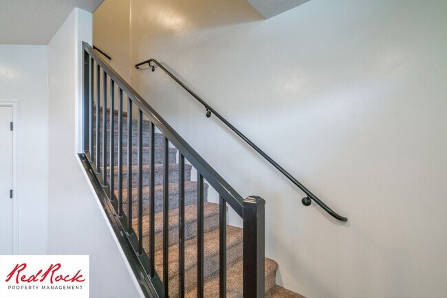 Building Photo - 2075 S Sir Monte Dr