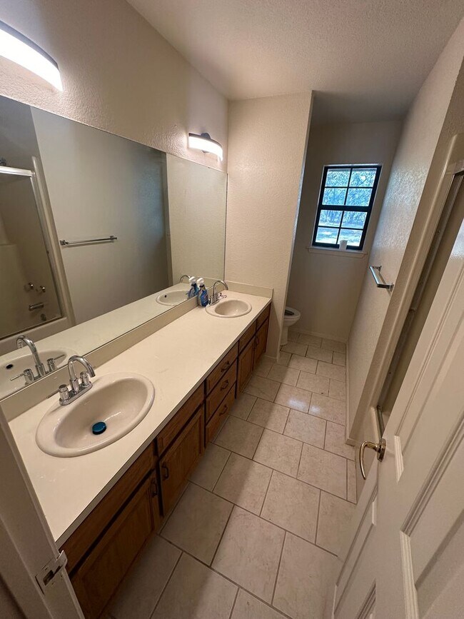 Building Photo - Beautiful HOME with almost 4 acres !! with 30x40 SHOP 3 bed 2 bath 2 car