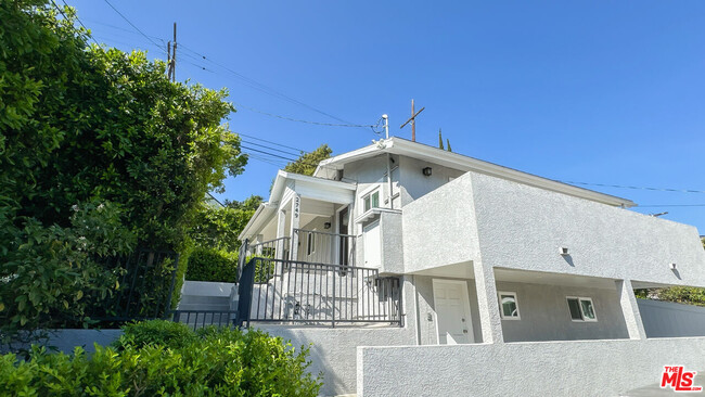 Building Photo - 2749 Griffith Park Blvd