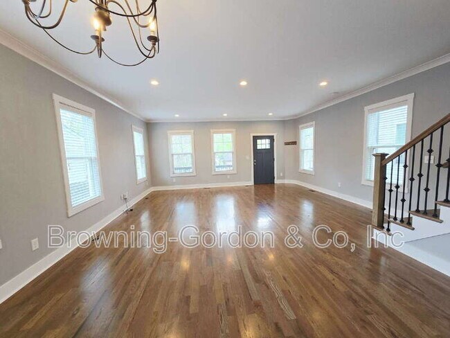 Building Photo - 668 A James Avenue