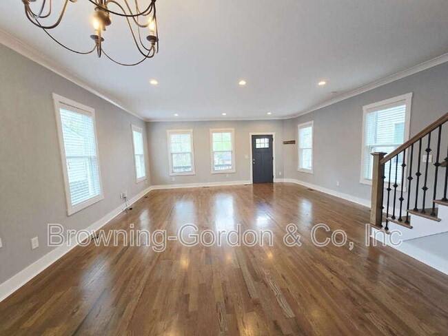 Building Photo - 668A James Ave