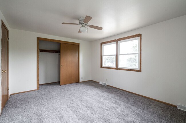 Building Photo - Josephine