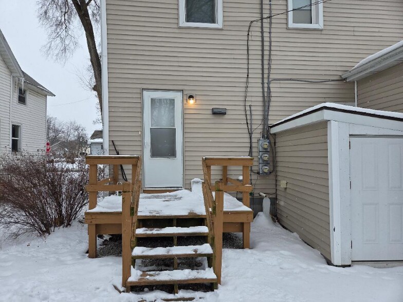 Building Photo - 923 N Mason St