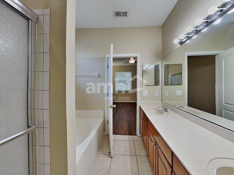 Building Photo - 1838 Madison Ivy Cir