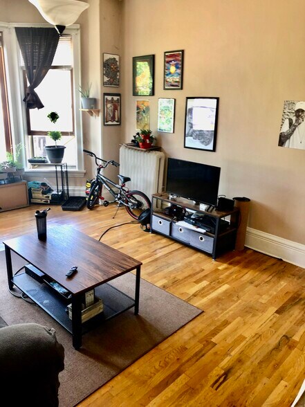 Building Photo - 419 State St