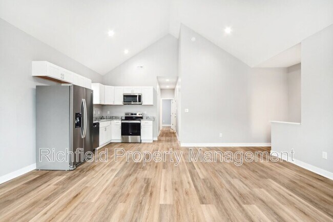 Building Photo - 2015 E Maryland St