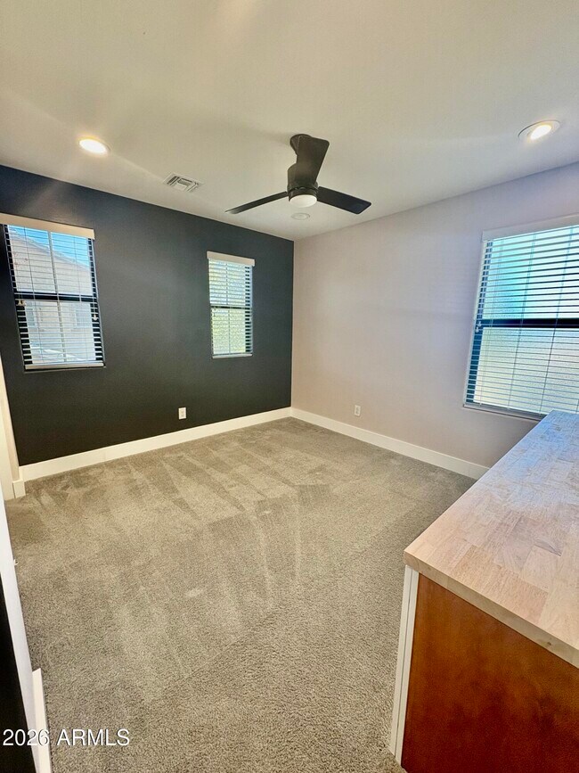 Building Photo - 4740 E Tierra Buena Ln