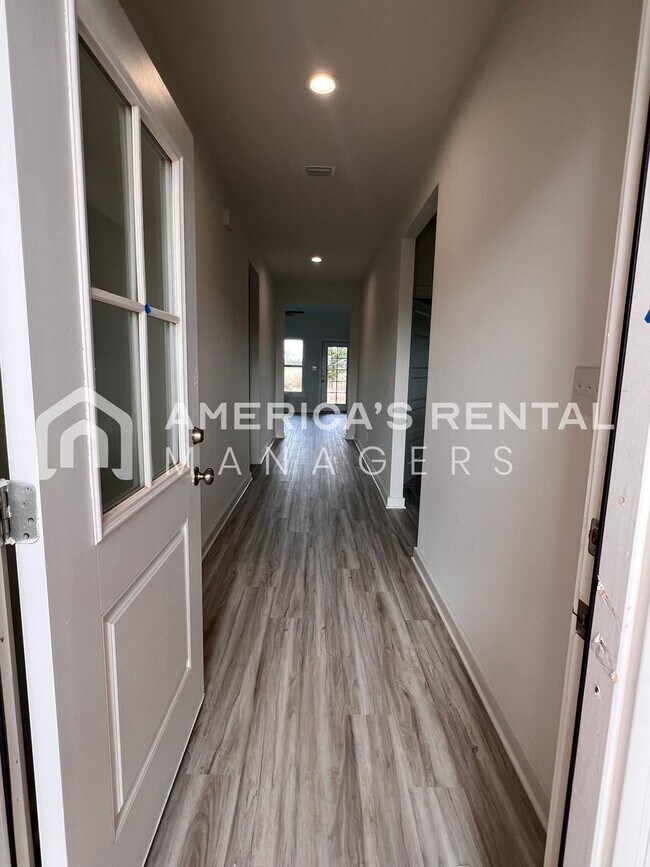 Building Photo - 21567 Tawny Lp