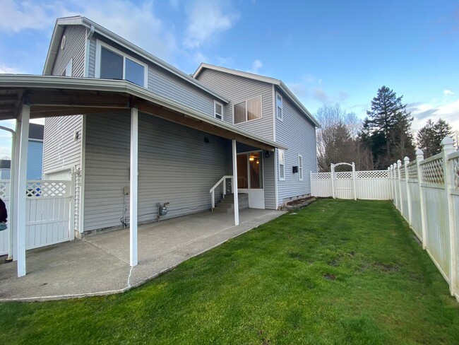Building Photo - Large Dupont Home ~ Northwest Landing Comm...