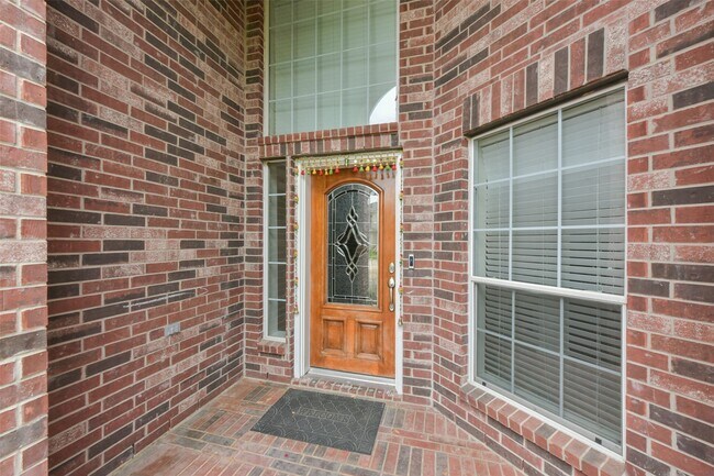 Building Photo - 18111 Blues Point Dr