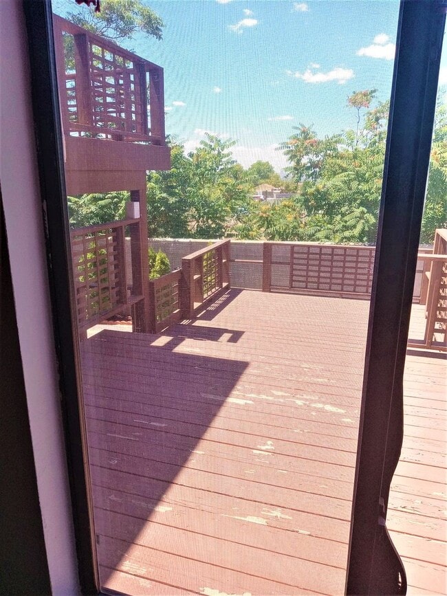 Building Photo - STUNNING HOME IN THE BEAUTIFUL CITY OF ALB...