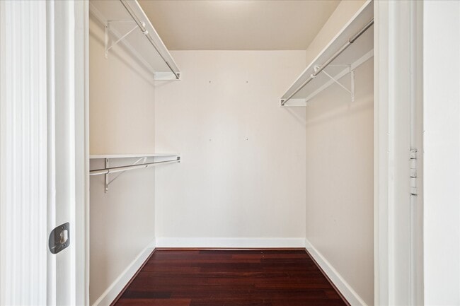 Building Photo - 5000 Montrose Blvd