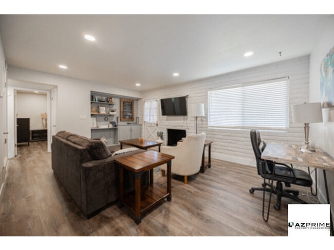 Building Photo - Experience Elevated Living in This Fully Remodeled 2/1 patio Home in the Heart of Tempe, Where Moder